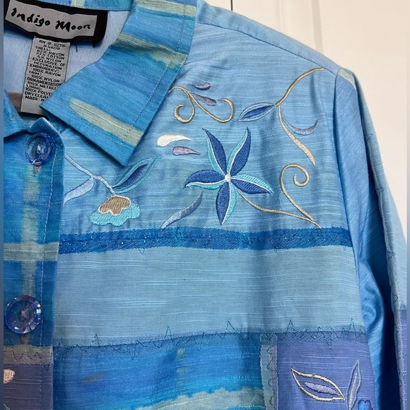 Vintage Indigo Moon light blue and light purple embroidered floral jacket - Picture 7 of 11